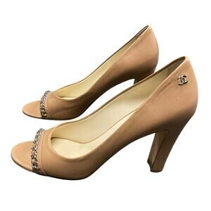 Chanel 2014 Beige Lambskin Leather Open Toe Chain Pumps Size 39.5 / US 8.5 AS IS